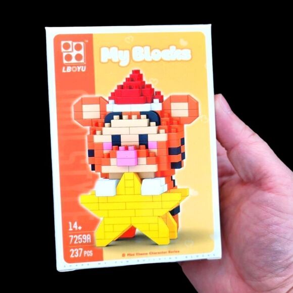 Brand New Disney Winnie The Pooh Tigger Christmas Bricks Lego Figure - Picture 1 of 5